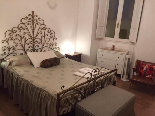 Double Large Room In Santo Spirito Oltrarno フィレンツェ エクステリア 写真